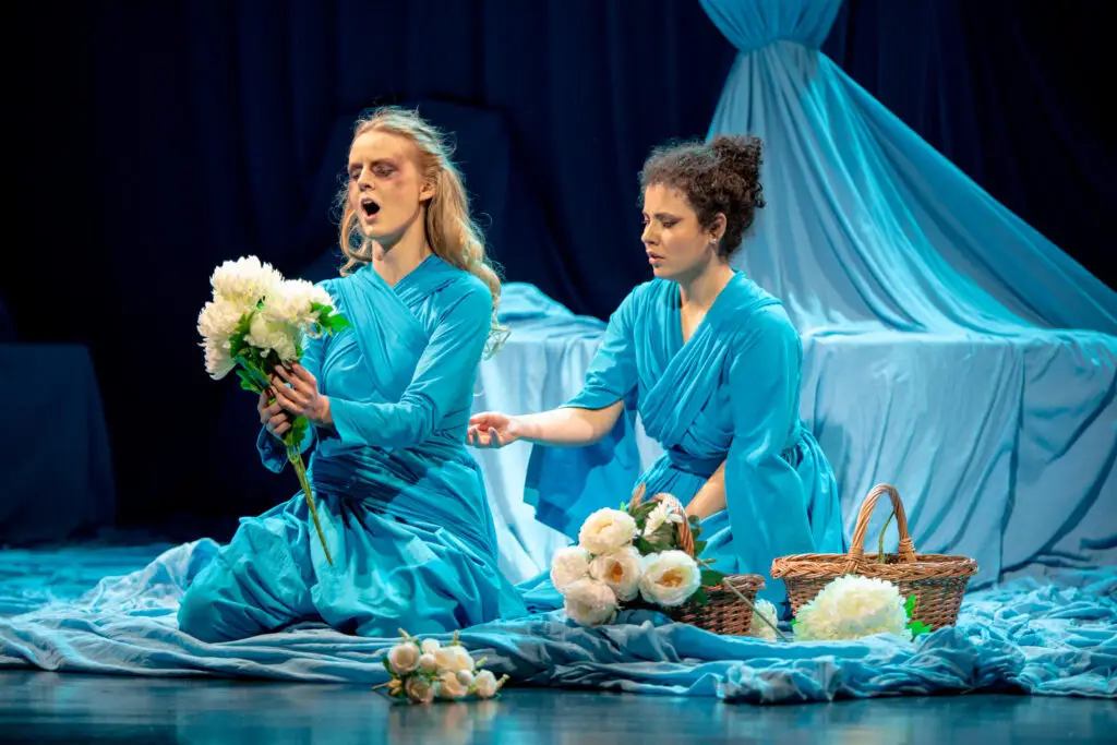 lucretia (12)