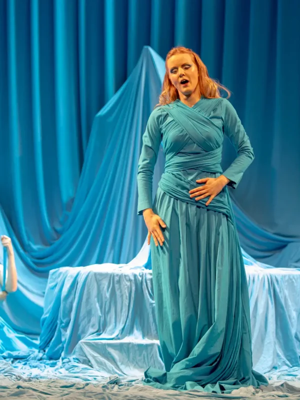lucretia (2)